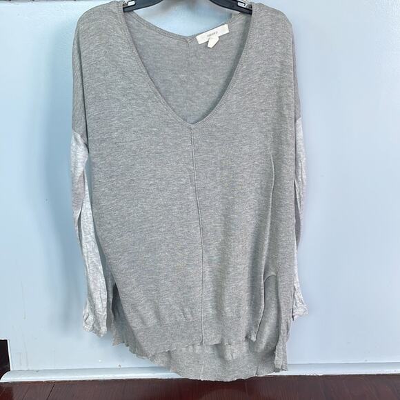 FOREVER 22 Bi-color Gray Hi-Lo Knitwear Sweater Dollman V Neck Blouse - Picture 1 of 9